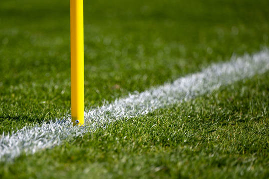 Gräsmatta före fotbollsmatchen i Allsvenskan mellan
