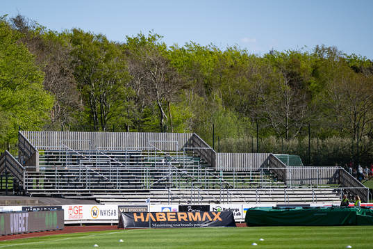 Bortasektionen före fotbollsmatchen i Allsvenskan mellan