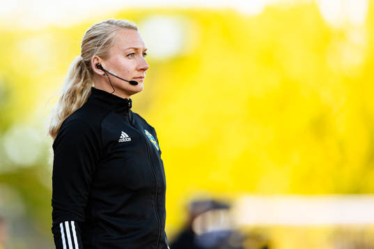 Fjärdedomare Tess Olofsson
