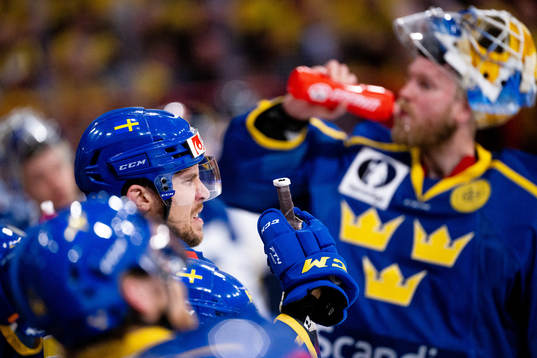Henrik Tömmernes of Sweden looks dejected