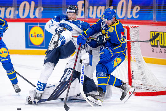 Mikko Lehtonen of Finland against Lucas Wallmark of Sweden