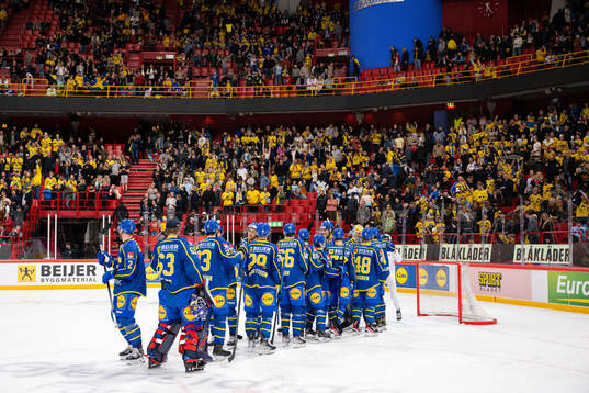 Bläddra bland fler bilder av Ice Hockey, Beijer Hockey Games, Sweden - Finland