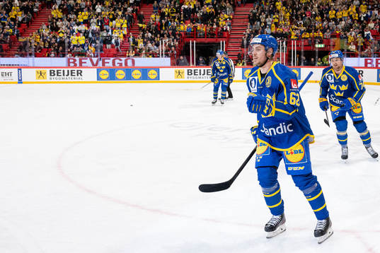 Joel Kellman of Sweden celebrates the 3-2 goal the Beijer