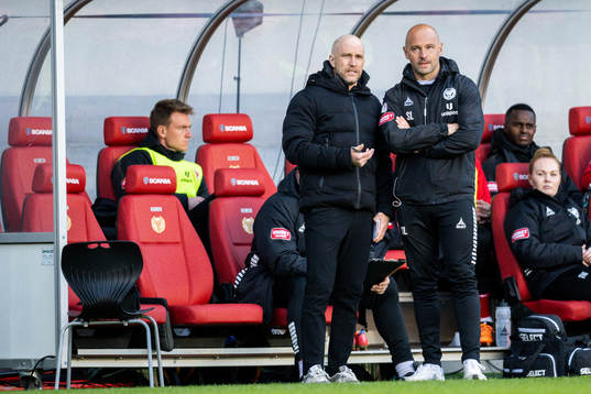 Kalmars tränare Henrik Rydström och assisterande tränare