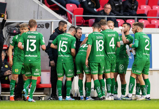 Hammarbys tränare Martí Cifuentes samtalar med spelarna