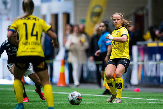 Signe Holt Andersen of LSK Kvinner