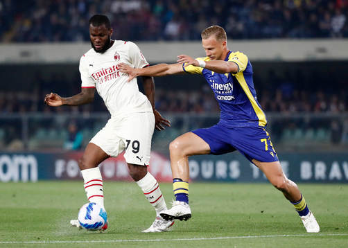 Bläddra bland fler bilder av Fotboll, Serie A, Verona - Milan