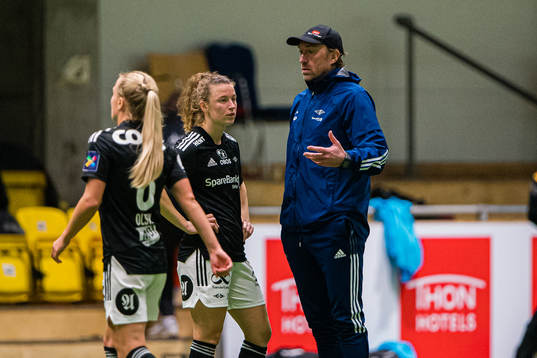 Synne Skinnes Hansen of Rosenborg and Steinar Lein, head