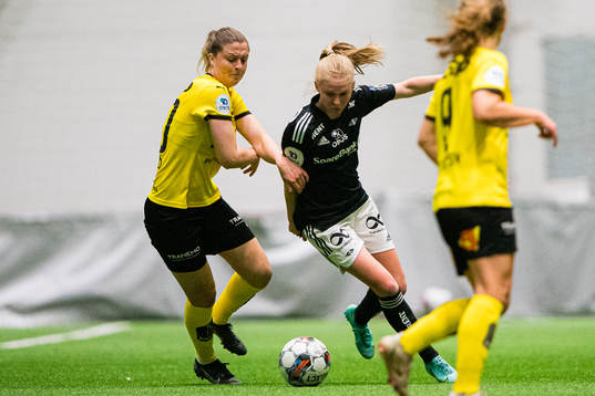 Ingrid Marie Karlsen Spord of LSK Kvinner and Emilie Marie