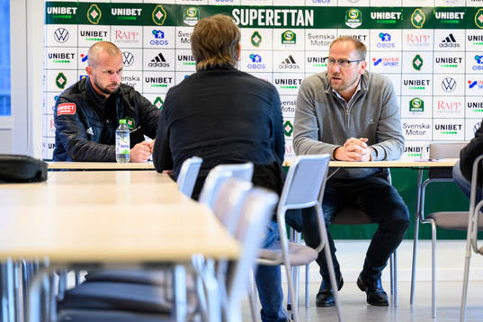 Skövdes tränare Tobias Linderoth och Halmstads tränare