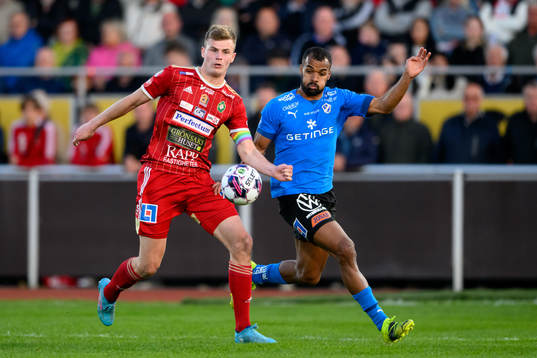 Skövdes Filip Schyberg och Halmstads Phil Ofosu-Ayeh