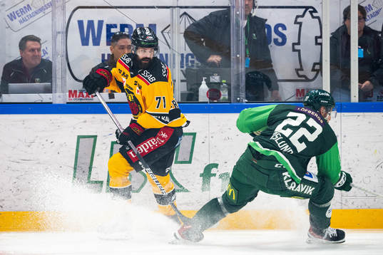 Luleås Linus Fröberg och Färjestads Per Åslund