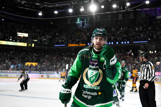 Färjestads Linus Johansson jublar