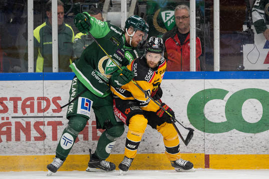 Färjestads Adam Ginning och Luleås Einar Emanuelsson