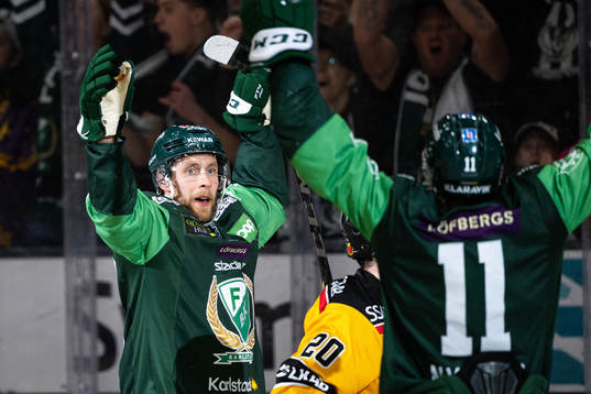 Färjestads Per Åslund jublar