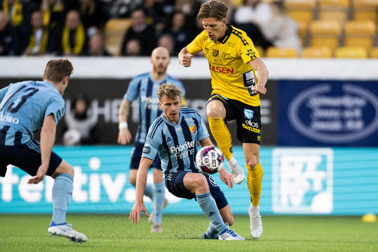 Djurgårdens Rasmus Schüller och Elfsborgs Noah Söderberg