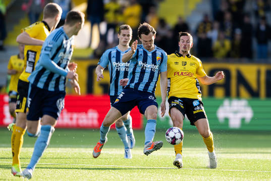 Djurgårdens Hjalmar Ekdal och Elfsborgs Simon Olsson