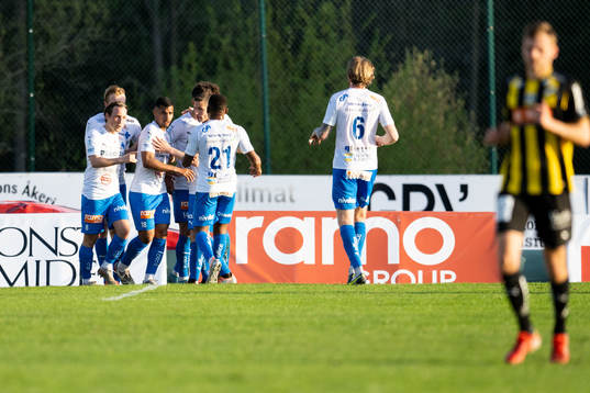 Värnamos spelare jublar