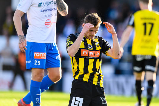 Häckens Oscar Uddenäs deppar