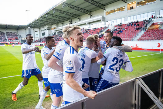 IFK Norrköpings spelare jublar