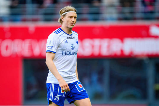IFK Norrköpings Daniel Fritz Eid spottar