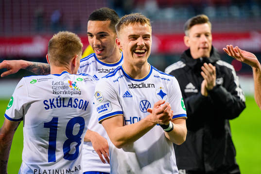 IFK Norrköpings Jacob Ortmark jublar med publiken
