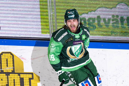 Färjestads Linus Johansson jublar