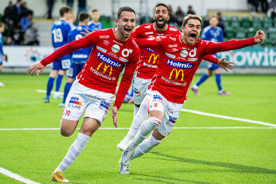 Degerfors Abdelrahman Saidi och Diego Campos jublar