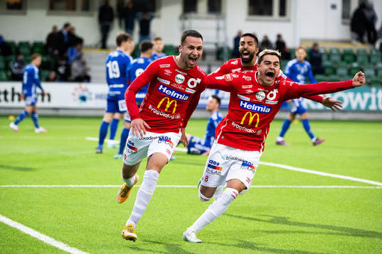 Degerfors Abdelrahman Saidi och Diego Campos jublar