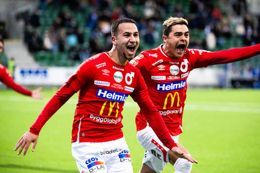 Degerfors Abdelrahman Saidi och Diego Campos jublar