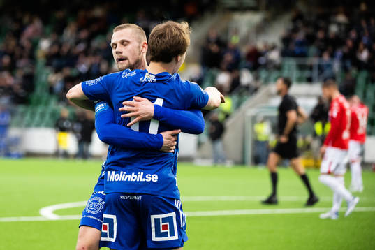 Sundsvalls Erik Andersson och Saku Ylätupa jublar