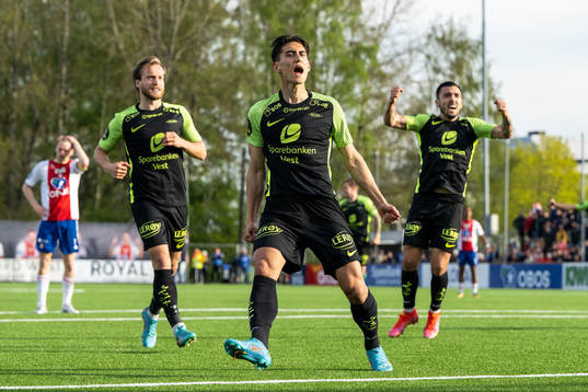 Svenn Crone of Brann celebrates 1-1