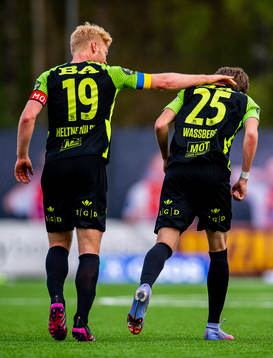 Niklas Jensen Wassberg of Brann celebrates with Sivert