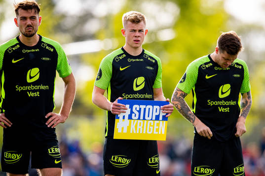 Aune Selland Heggebø of Brann with a «stop the war» sign