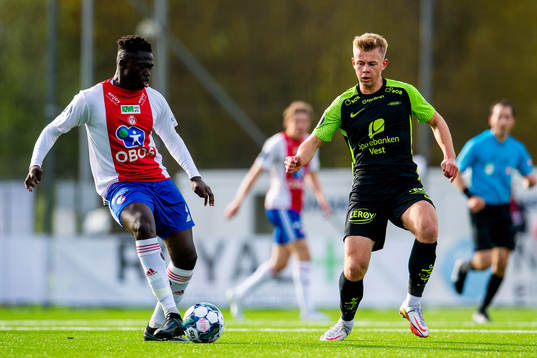 Momodou Lion Njie of KFUM and Aune Selland Heggebø of Brann