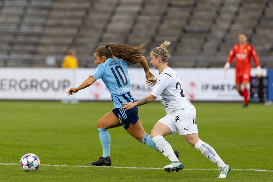 Djurgårdens Tilde Lindwall och Umeås Emma Åhberg Zingmark