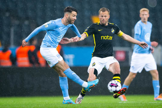 s Sebastian Larsson