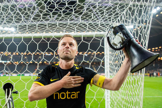 s Sebastian Larsson jublar