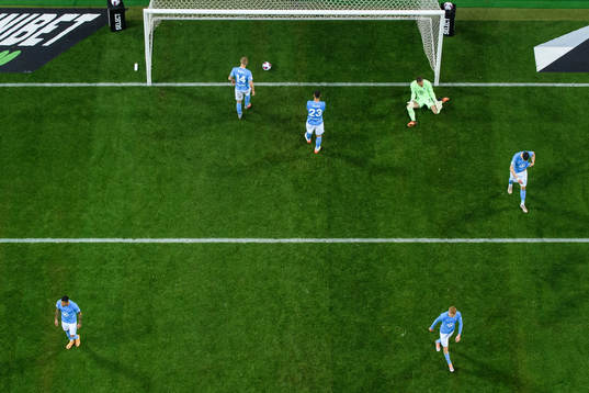 Malmö FFs Felix Beijmo, Matej Chalus och målvakt Johan