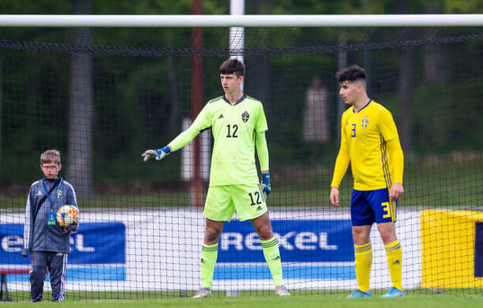 Sveriges målvakt Liam Selin och Simeon Jovanovski