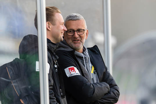 s tränare Nebojsa Novakovic