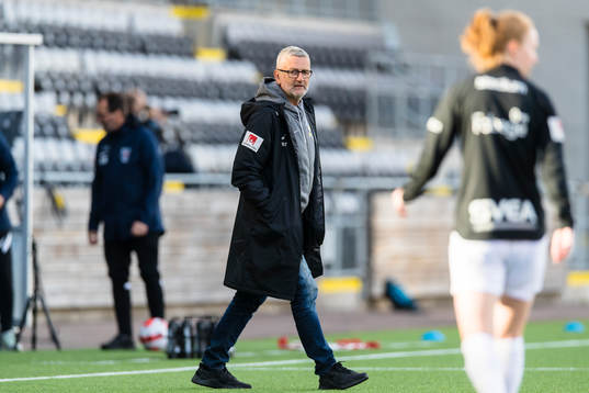 s tränare Nebojsa Novakovic