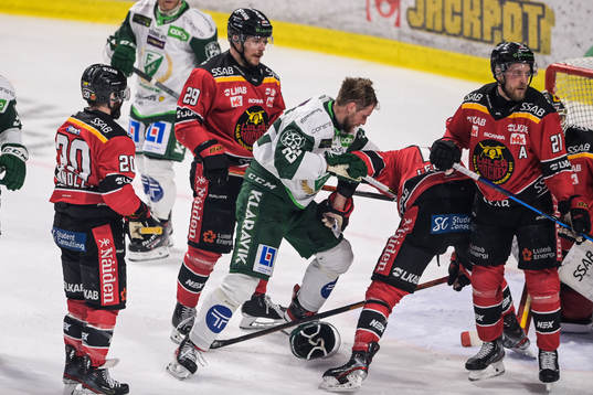 Färjestads Per Åslund och Luleås Sami Lepistö i