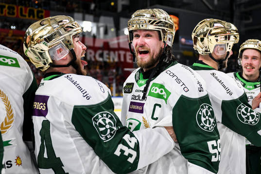 Färjestads Michael Lindqvist och Linus Johansson jublar
