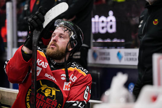 Luleås Linus Omark deppar