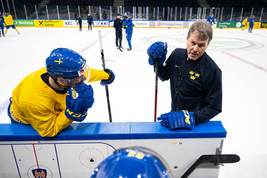 Christian Folin and head coach Johan Garpenlöv