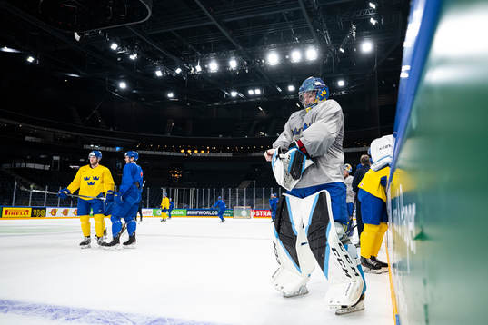 Goaltender Oscar Dansk