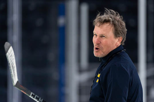 Head coach Johan Garpenlöv