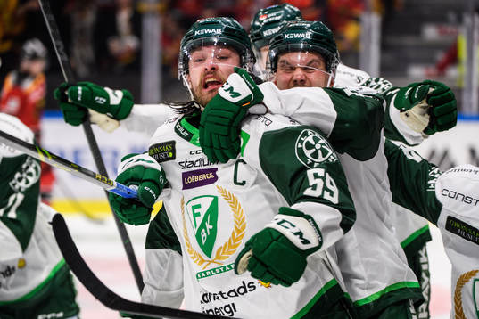 Färjestads Linus Johansson jublar