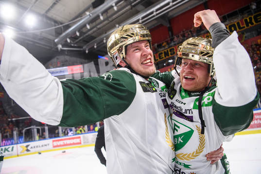 Färjestads Victor Ejdsell och Joakim Nygård jublar